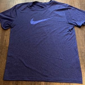 Men’s purple Nike tee